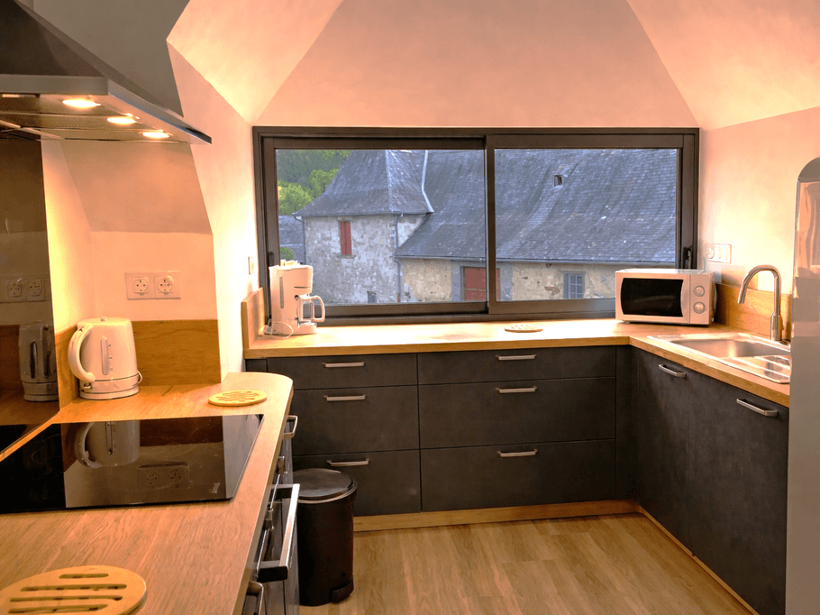 Fully equipped kitchen