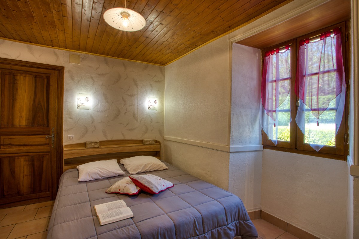 CHAMBRE RE DE CHAUSSE.LIT EN 160