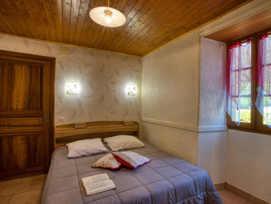 CHAMBRE RE DE CHAUSSE.LIT EN 160