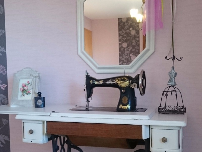 Une coiffeuse de charme!