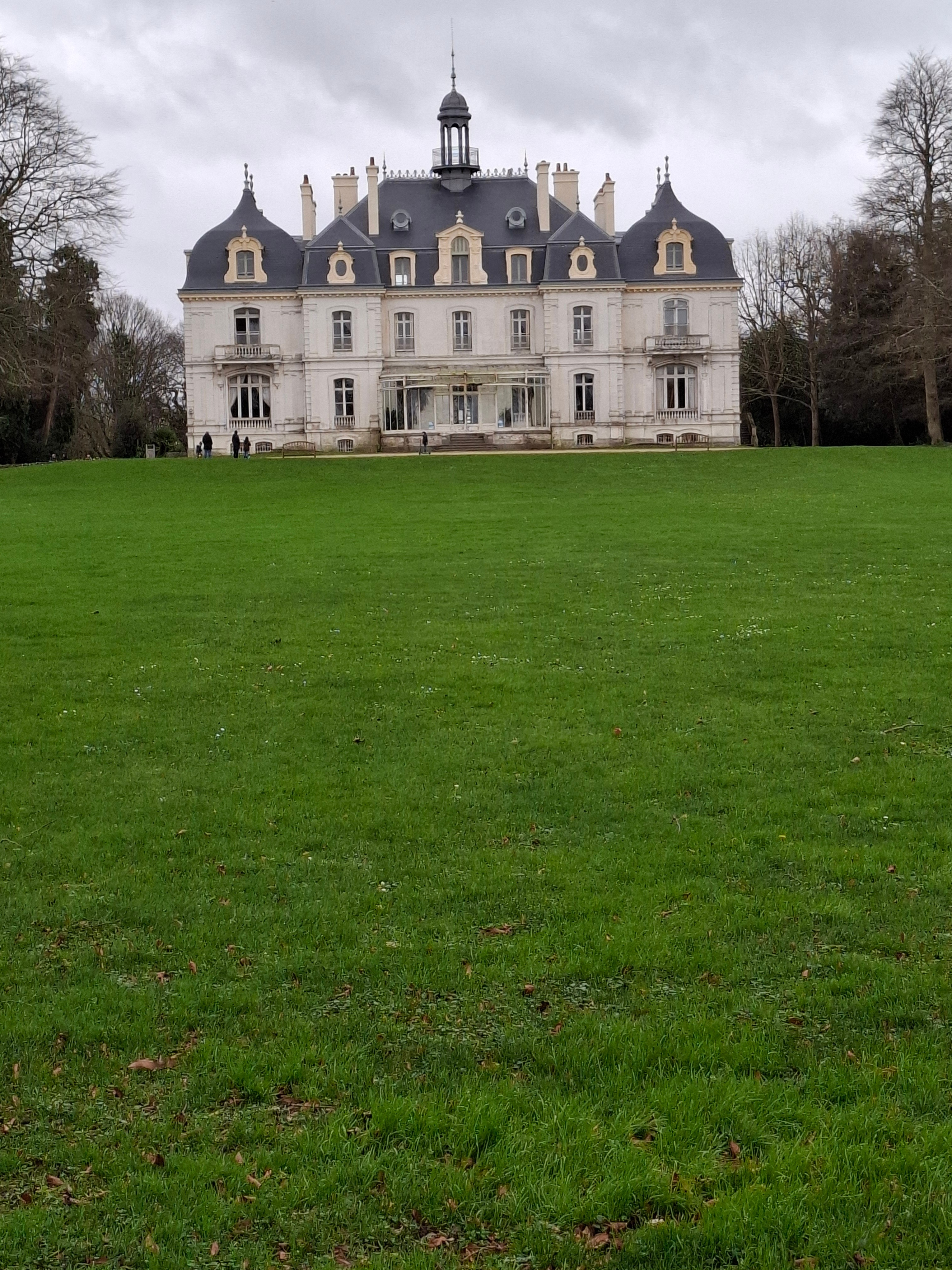 Parc de la Briantais Located after the Rance dam