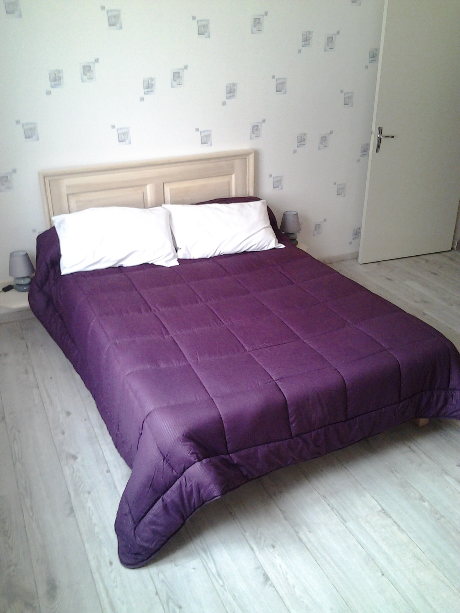 1ère chambre avec lit double 140