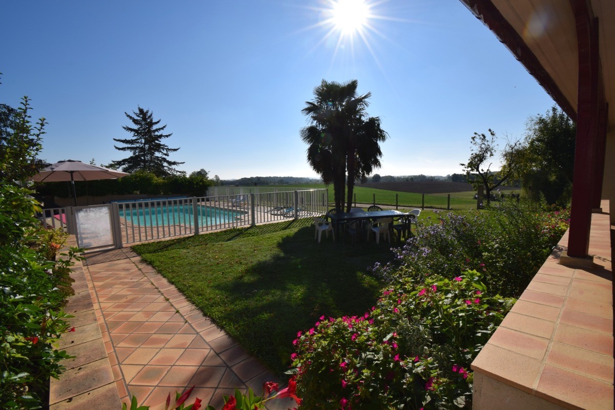 Maison de campagne 8 personnes avec piscine - Saint-Jean-de-Duras