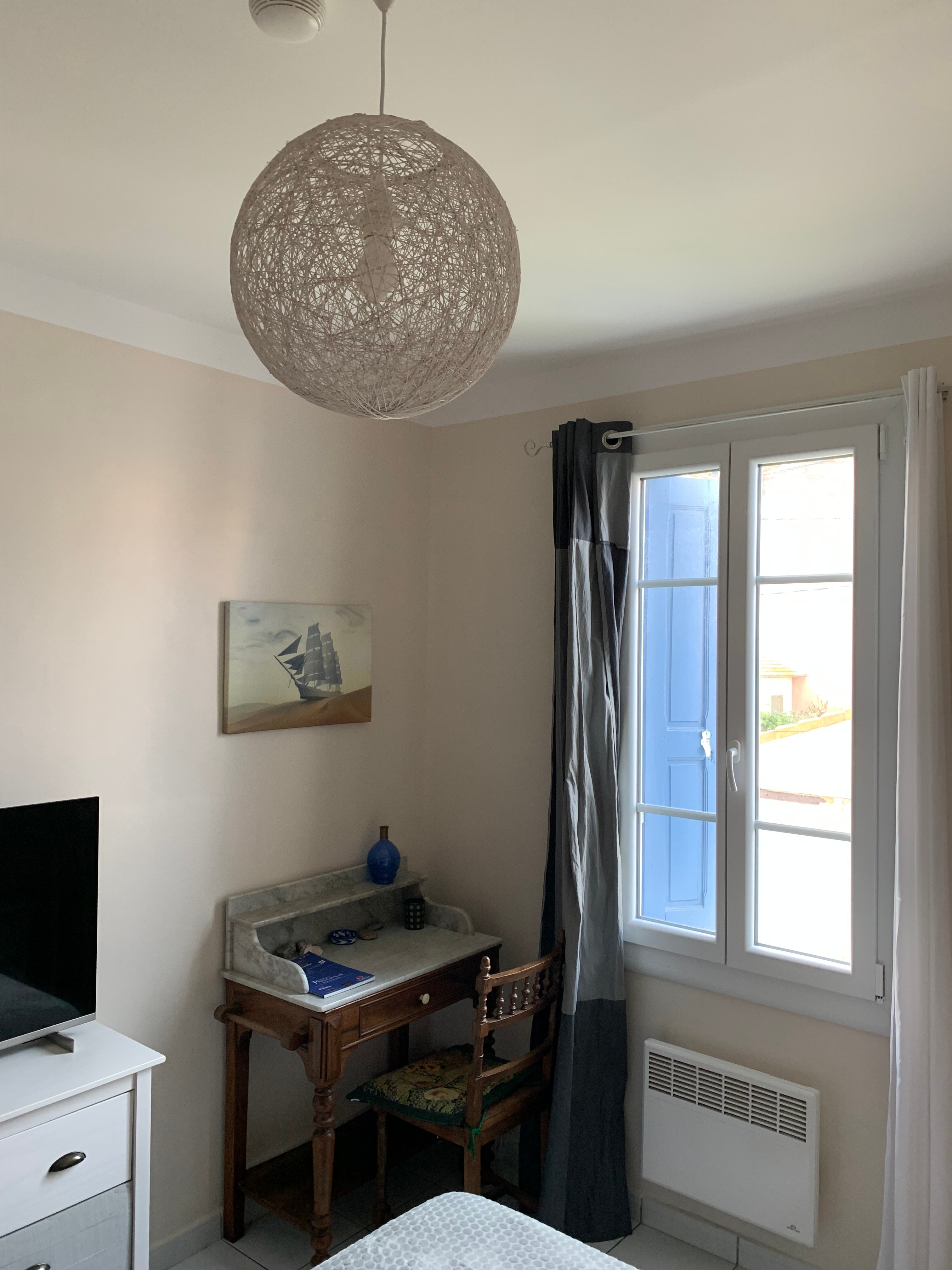 Coin bureau dans 2ème chambre
