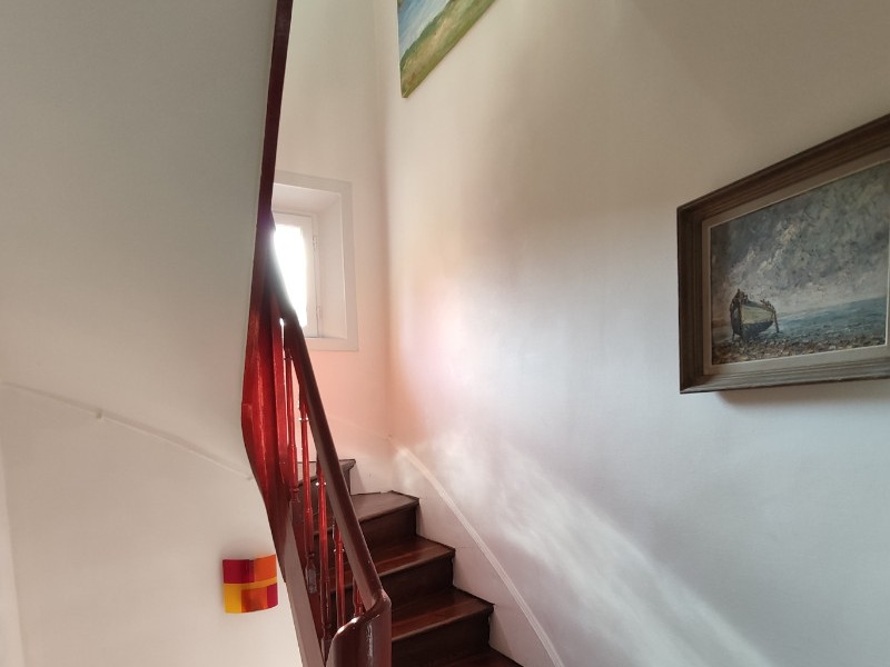 Escalier desservant les 1er et 2ème étages