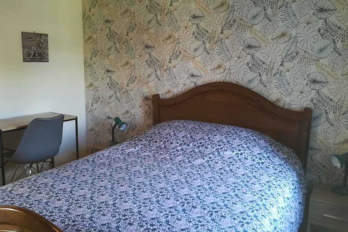 @Clévacances - GITE POUR 6 A 10 PERSONNES - CENTRE BRETAGNE - LOC ENVEL - ENTRE LE FINISTERE ET LA COTE DE GRANIT ROSE - chambre