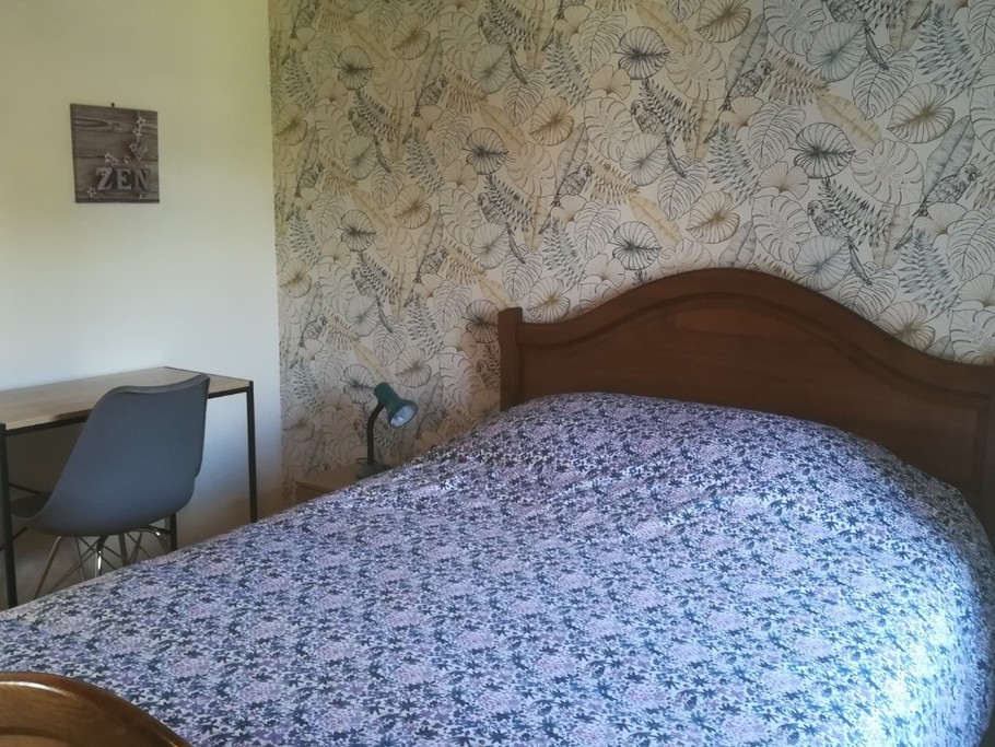 @Clévacances - GITE POUR 6 A 10 PERSONNES - CENTRE BRETAGNE - LOC ENVEL - ENTRE LE FINISTERE ET LA COTE DE GRANIT ROSE - chambre