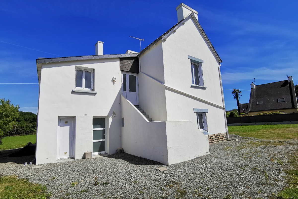 Maison particulière avec un appartement en rdc, et un appartement de 2 pers à l'étage, accès indépendant