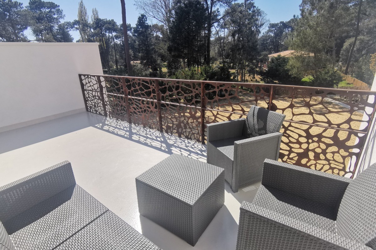 Vue du balcon sur la forêt