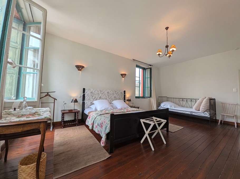 Chambre Aliénor "La Fuite en Egypte" à Moissac