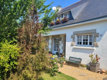 Chambre d'hôtes Clévacances, Ploluha, chez M. et Mme Mac Lachlan, vue extérieure