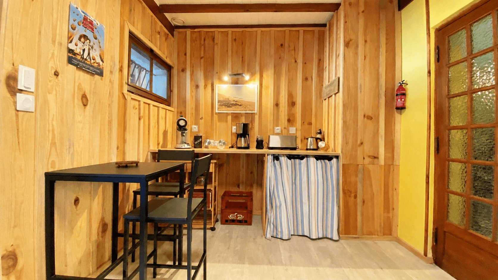 Villa Primevères, 3-star, Gironde, Kitchen overlooking the garden