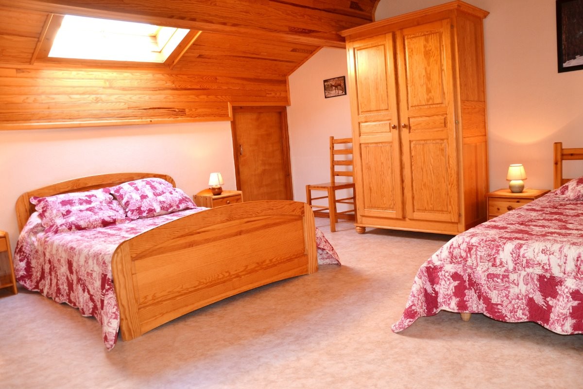 Chambre 3 ouest avec lit 140 cm et lit 90 cm