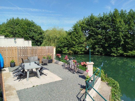 terrasse vue sur l eau