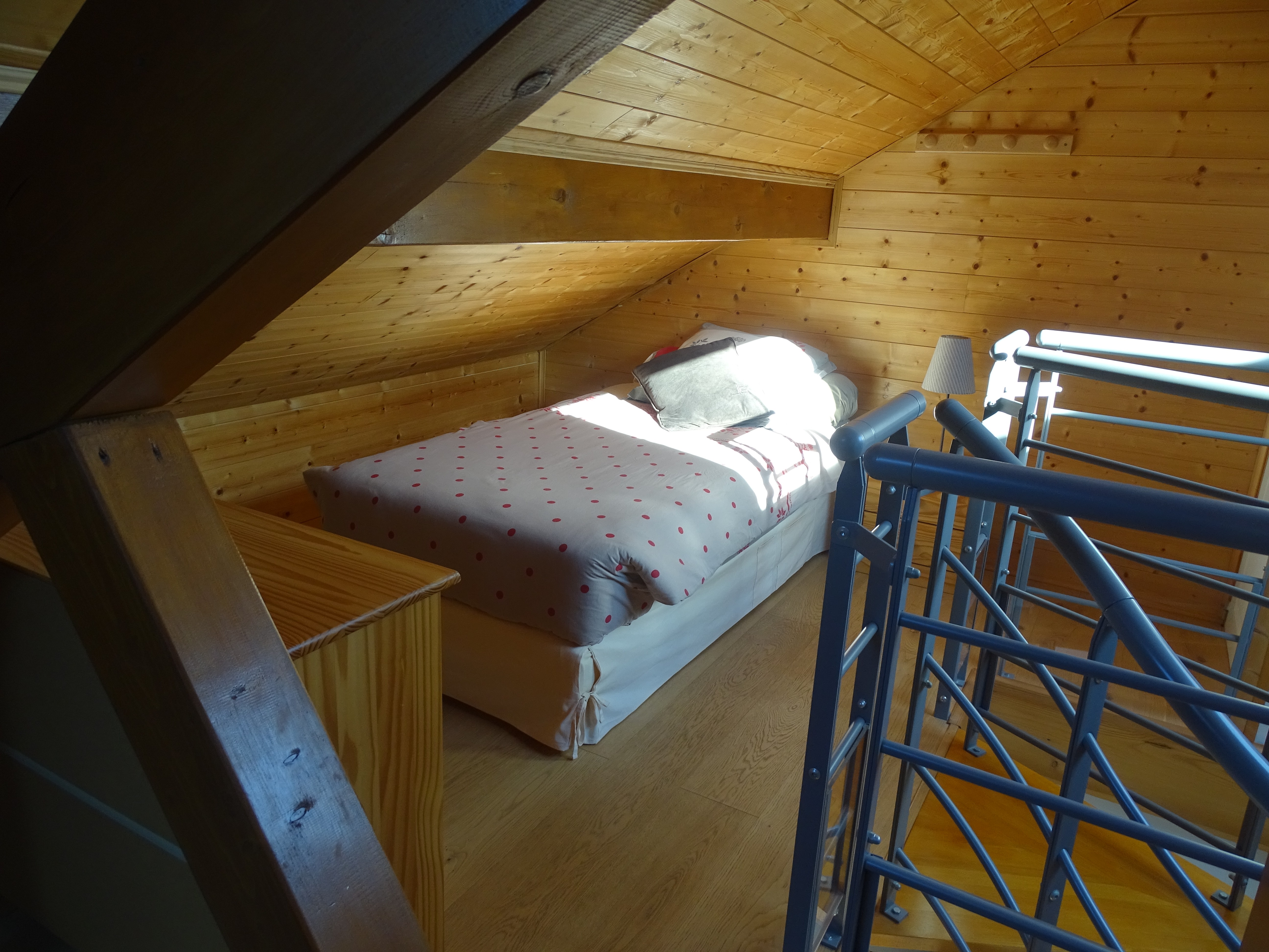 lit 90 sur mezzanine