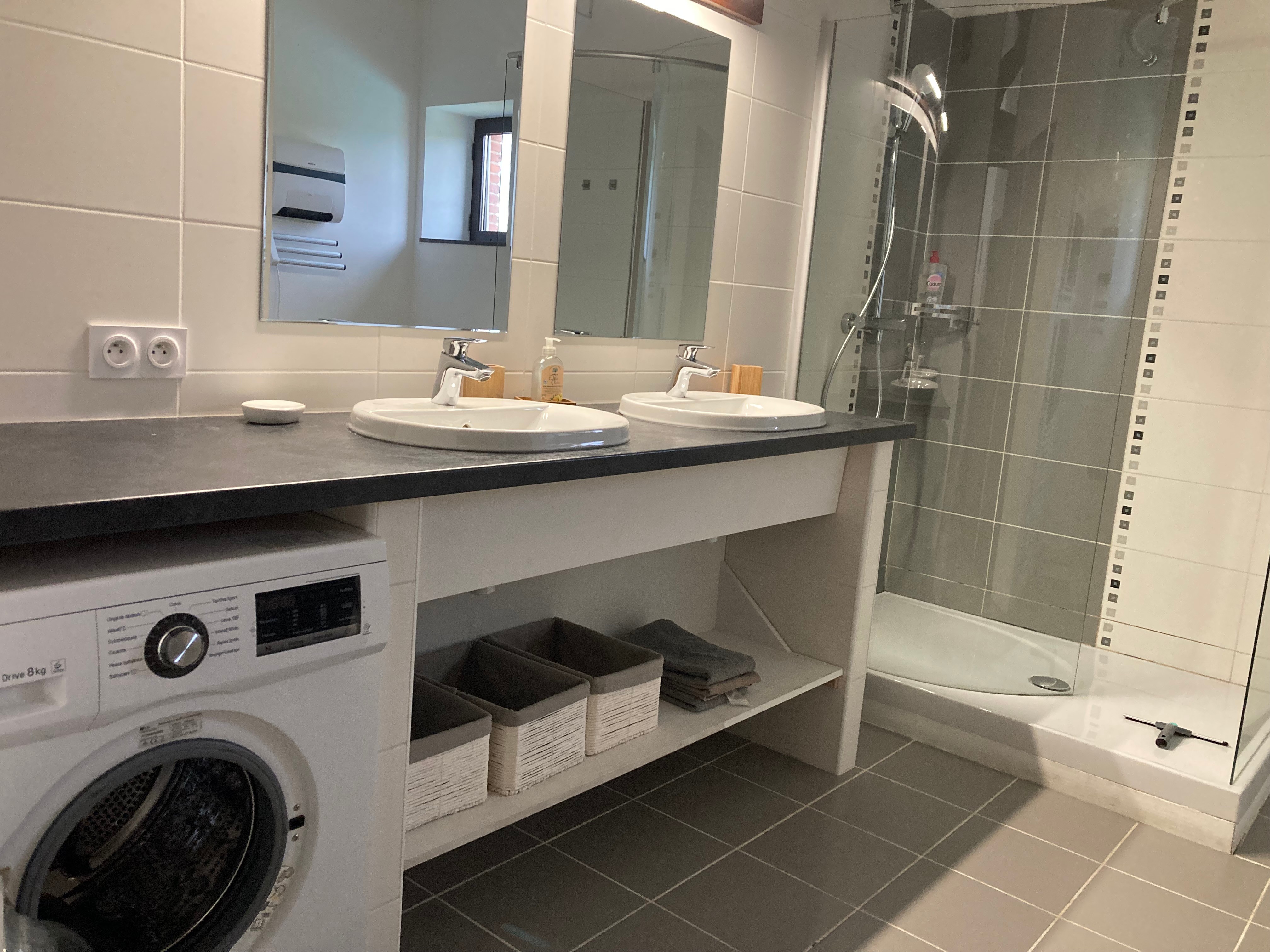 SDE upstairs + washing machine