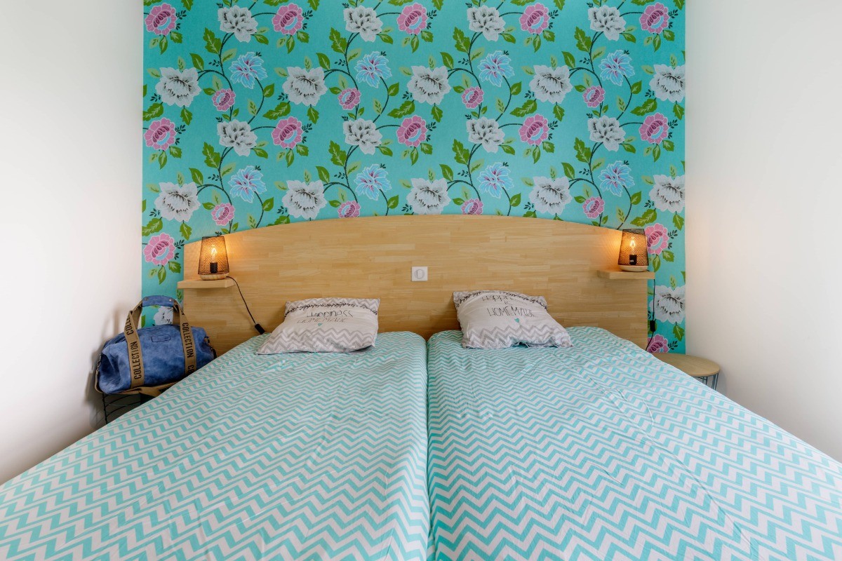 chambre 2 à 2 lits 90*190 ou 1 lit 180*190 avec grands placards et télé connectée