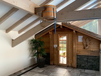 Sauna et sa douche traditionnelle La Ruelle - Les SPAtules