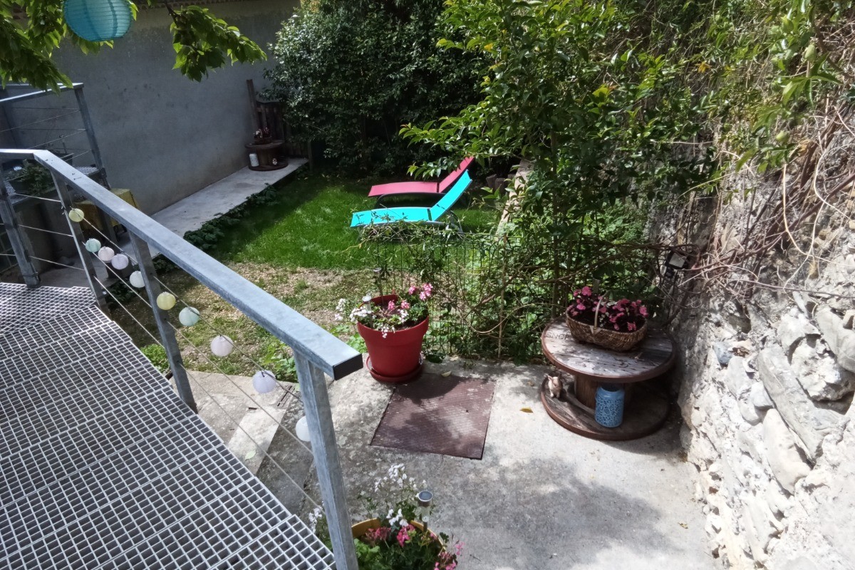 La Maison de Thalia, au cœur du village (proche Sisteron, Provence)