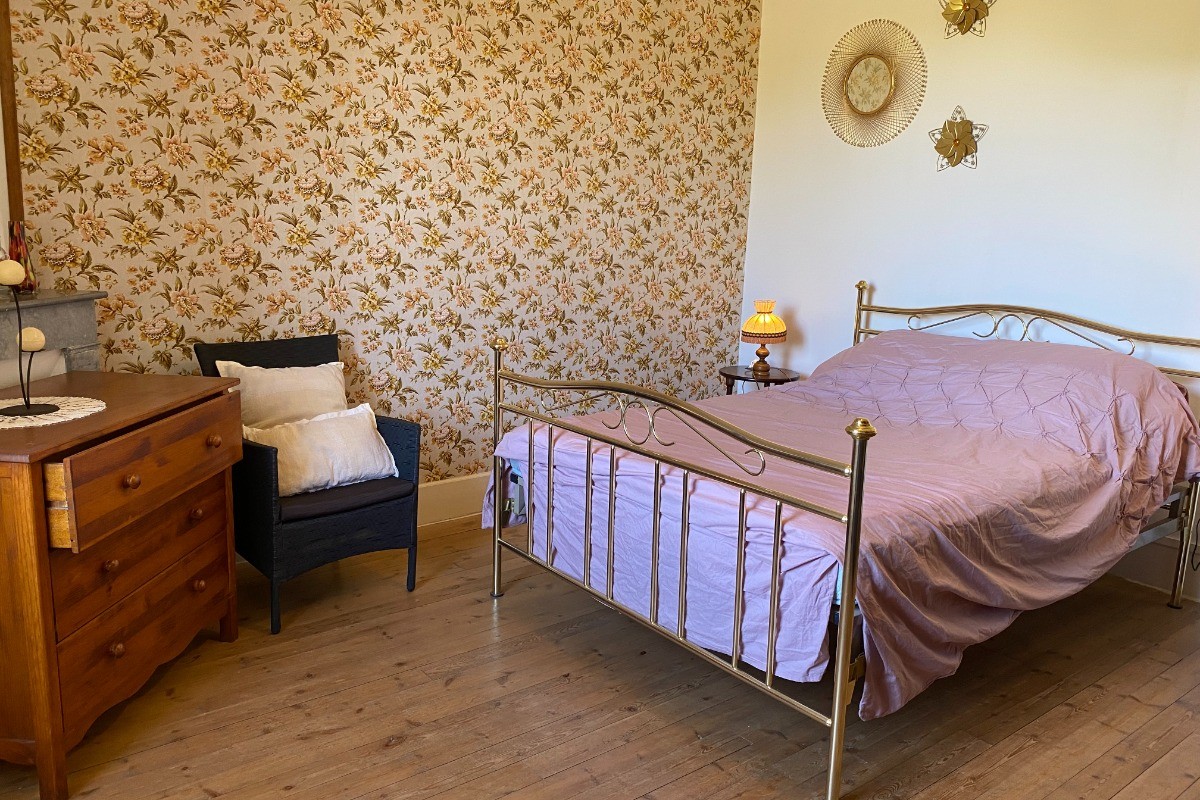 Gite Combefa-Cordes-Chambre à ramages autre vue