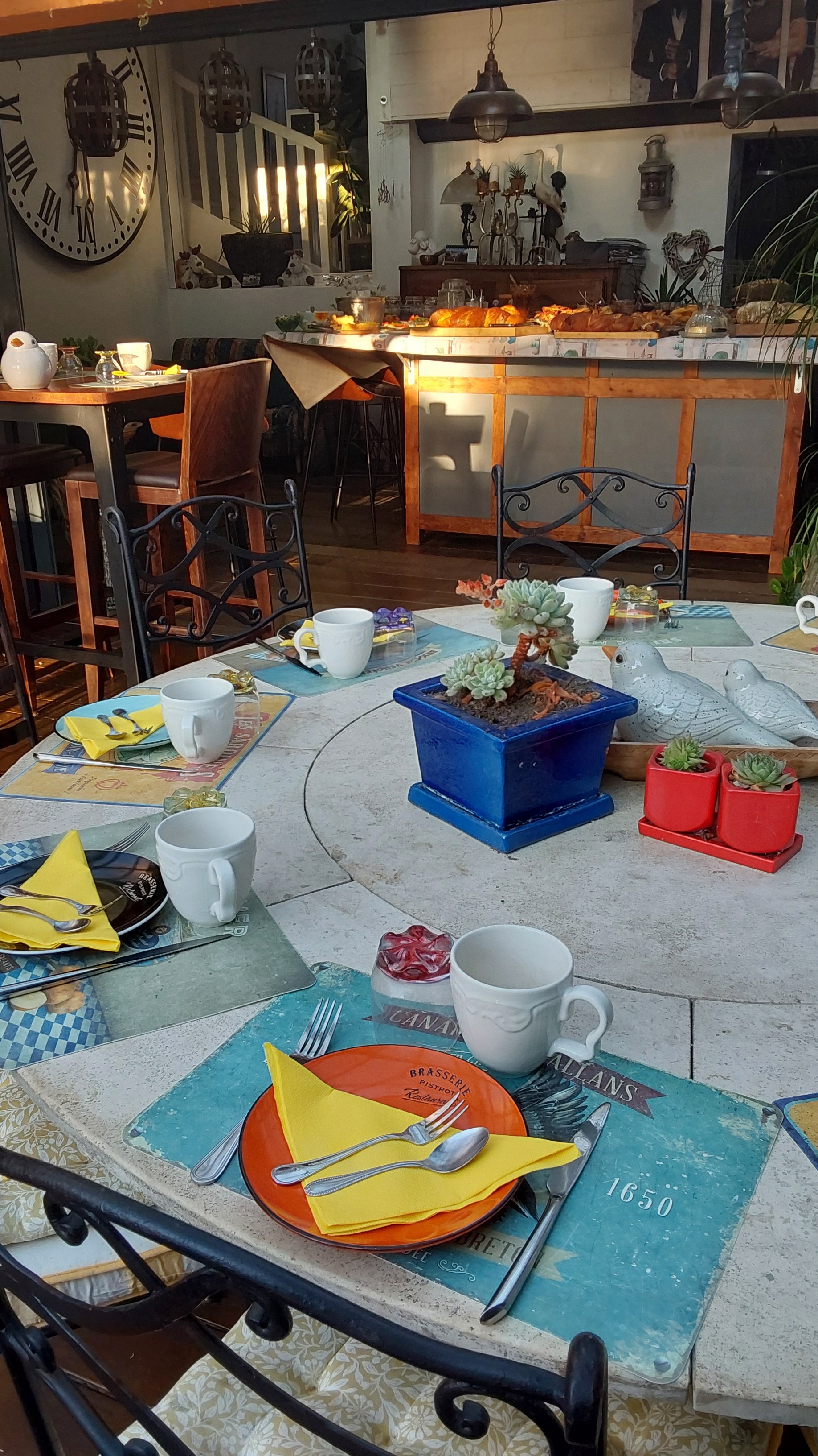 Table petit déjeuner