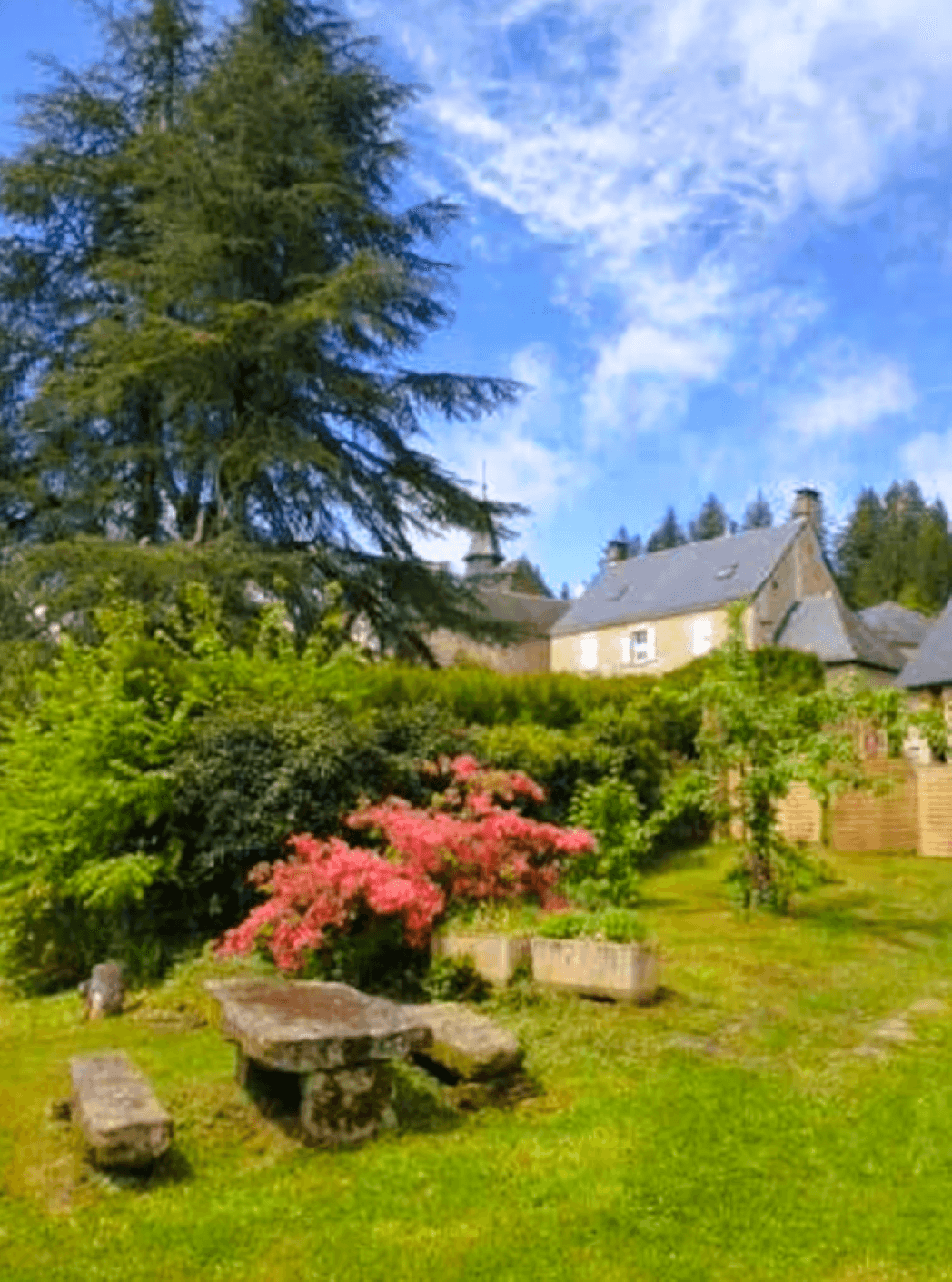 Jardin Gîte LE BEAUMONT DU LAC Longère 150m² Clévacances Beaumont du Lac 87120
