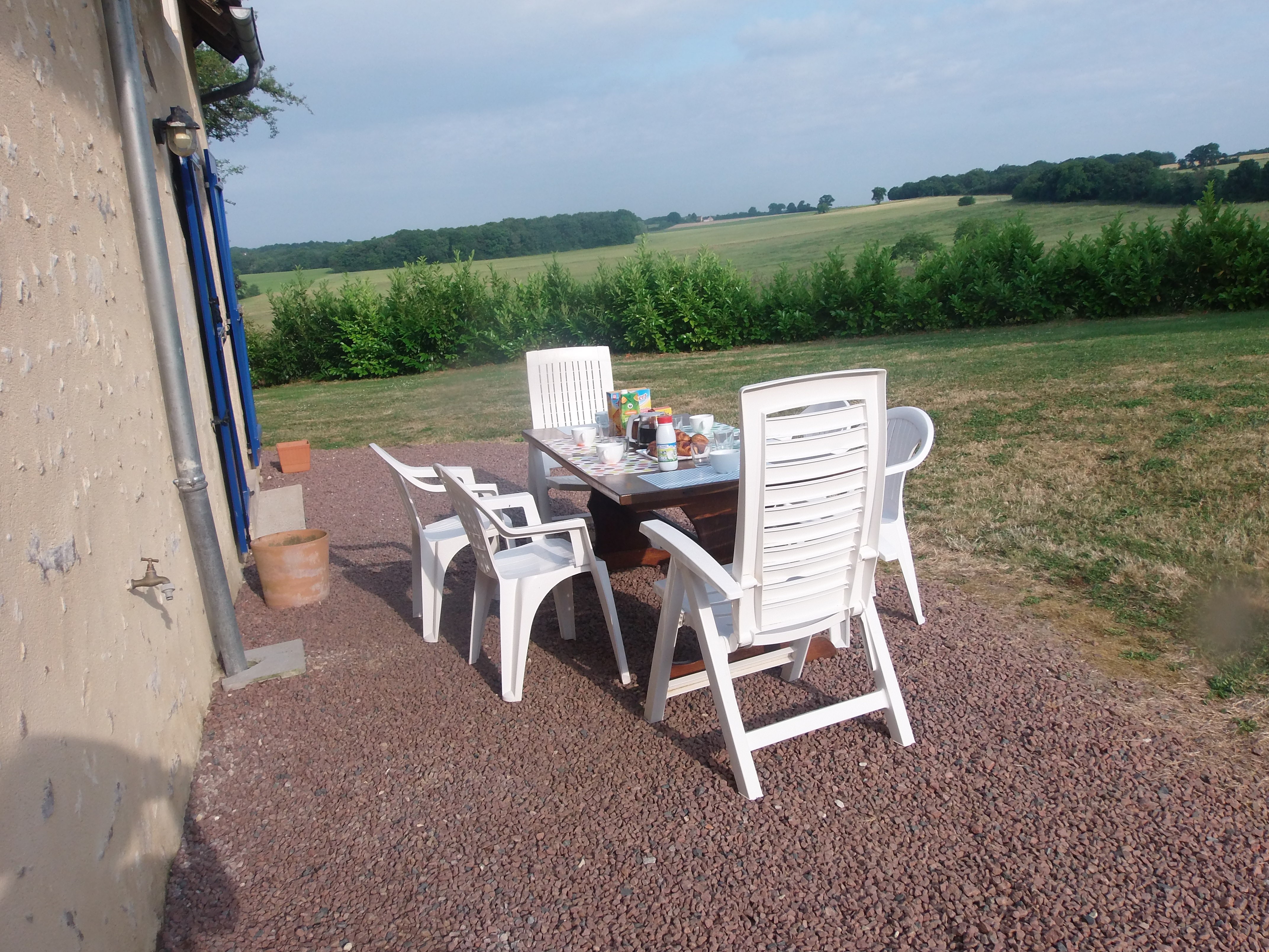 petit déjeuner avec vue sur la vallée