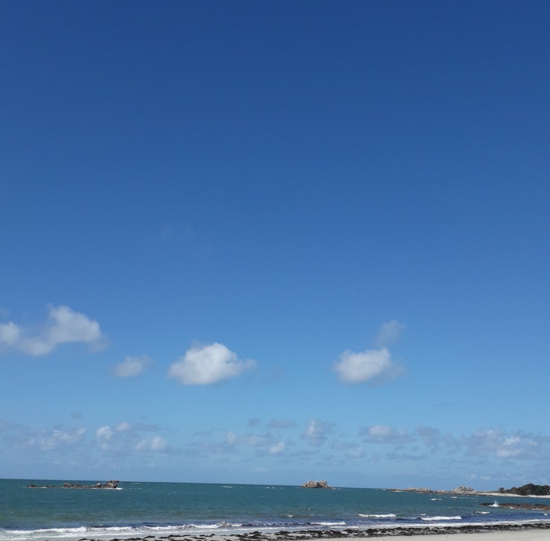 plage des dunes surveillée juillet, août. Sable fin idéal pour les châteaux.