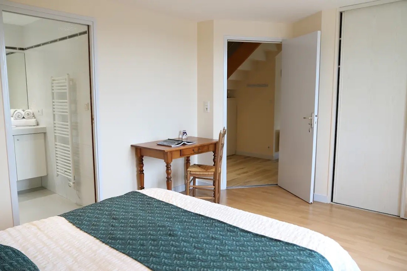 Bedroom with en-suite bathroom