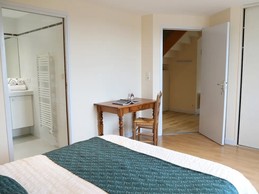 Bedroom with en-suite bathroom