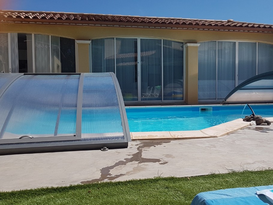 la piscine côté détente