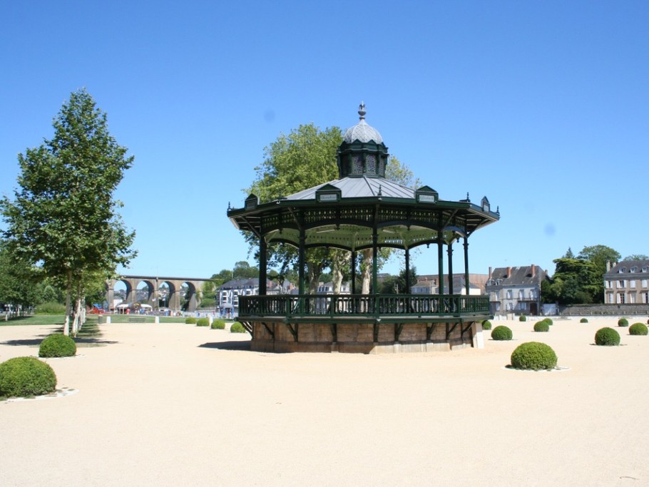 Kiosque, square de Boston à Laval