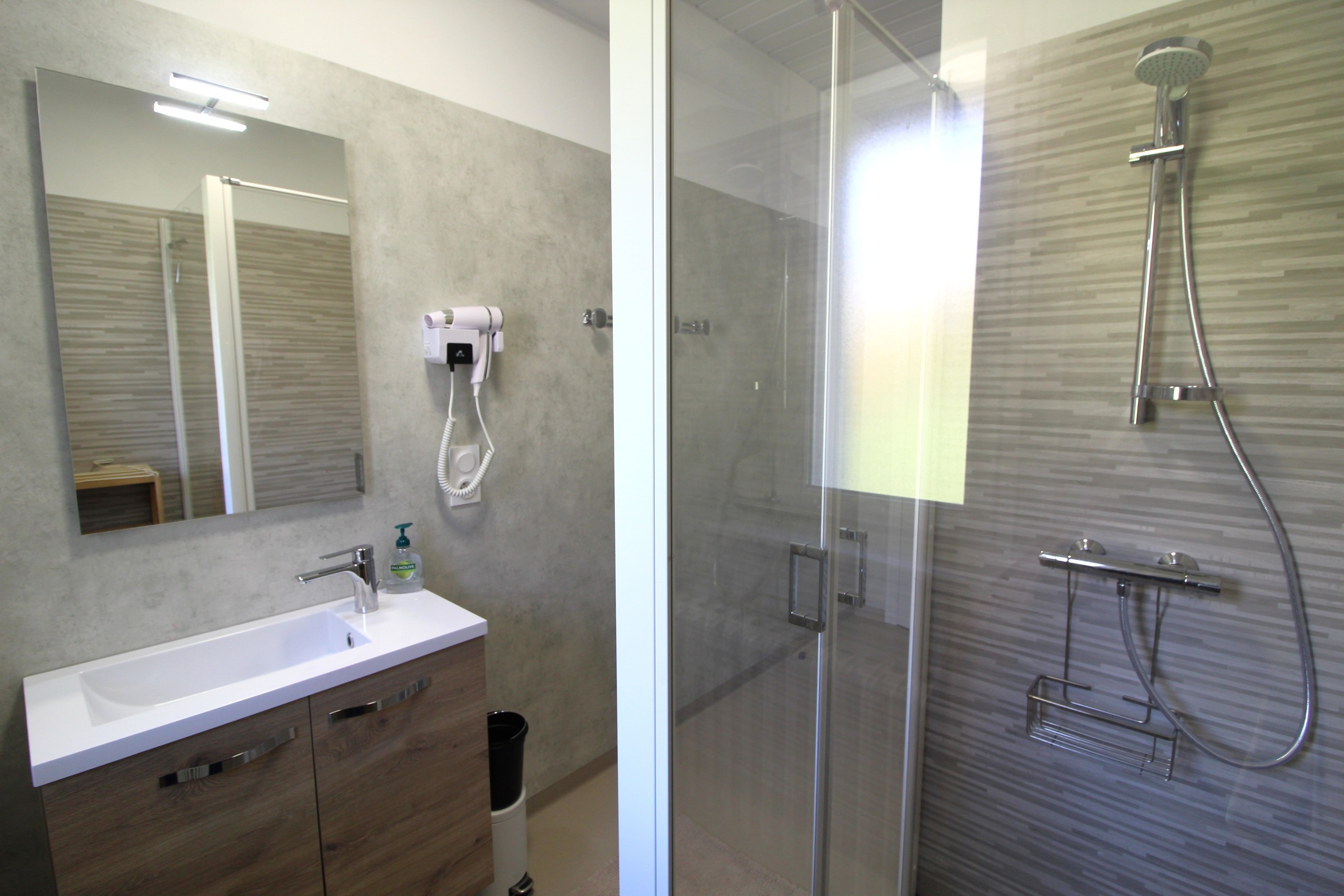 Salle d'eau - Appartement Jonquille - Gîtes Les Chantenées La Bresse