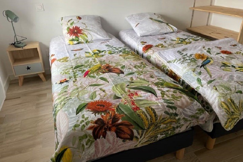 Chambre 3 à l'étage 2 lits 80 x 200 séparés ou réunis