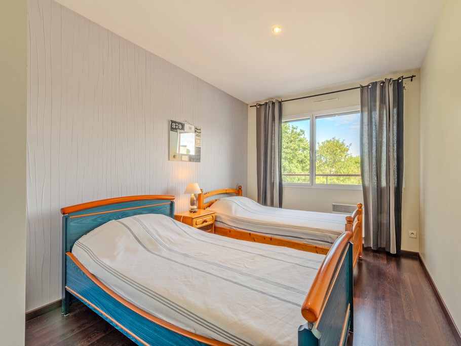 Chambre avec 2 lits simples