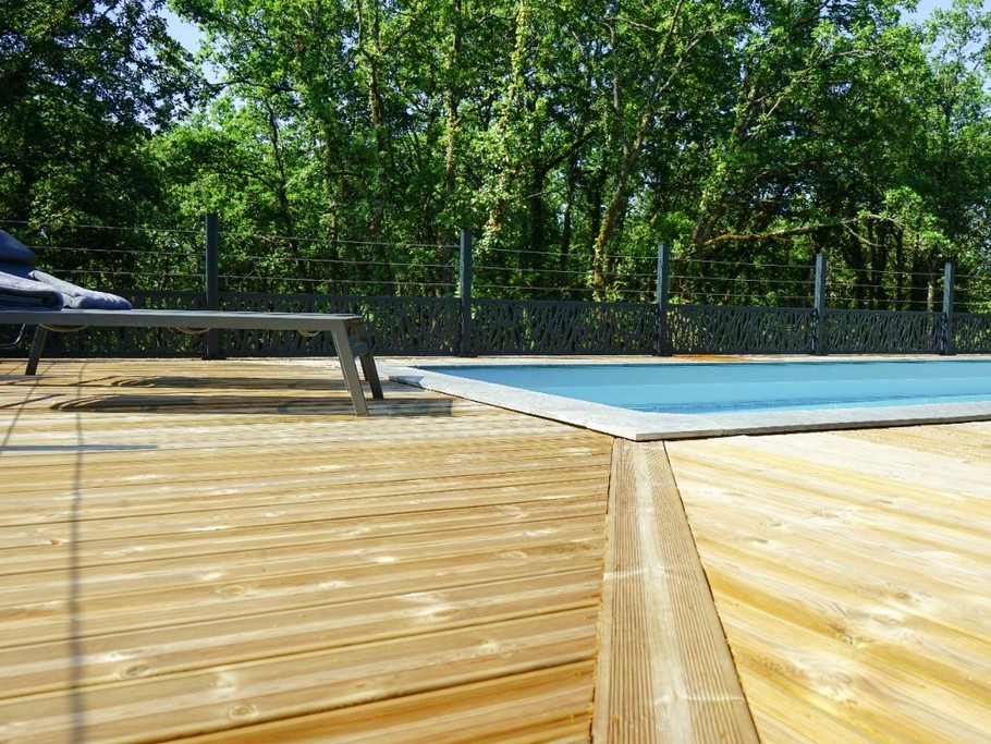 Grande terrasse bois de 100m2 donnant sur la forêt
