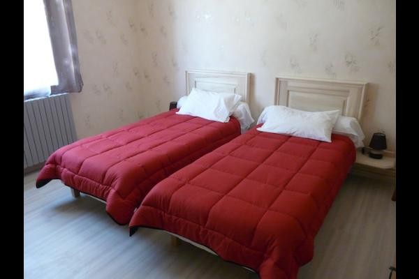 3ème chambre avec 2 lits simples 90