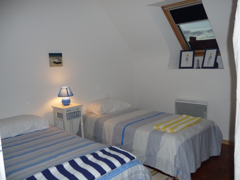 CHAMBRE 2 LITS 90 CM