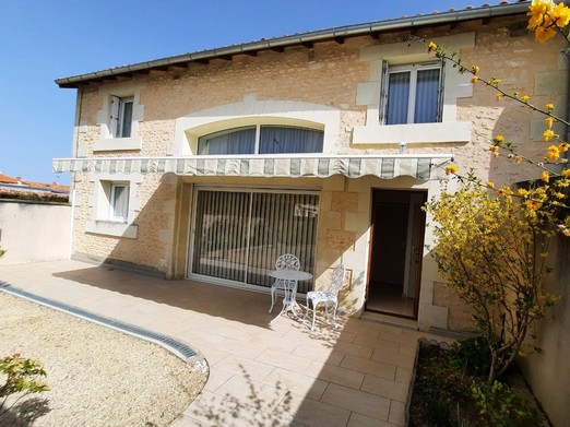 Votre chambre d'hôtes à 5min du Futuroscope, La Grange Baillargeoise