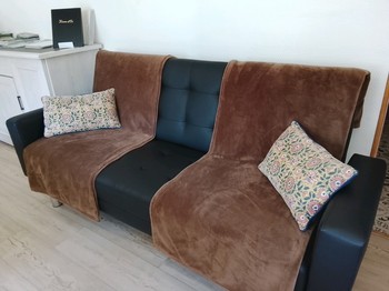sofa+plaids+cushions