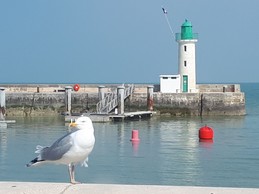 Vue sur L'entrée du port de La Flotte de L'ile de Ré, La Maison des Pêcheurs 1 pour 2 personnes