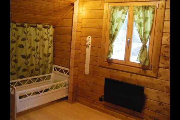 Cot in bedroom 3 upstairs - Chalet Cosy Finlandais Joyce - Gérardmer