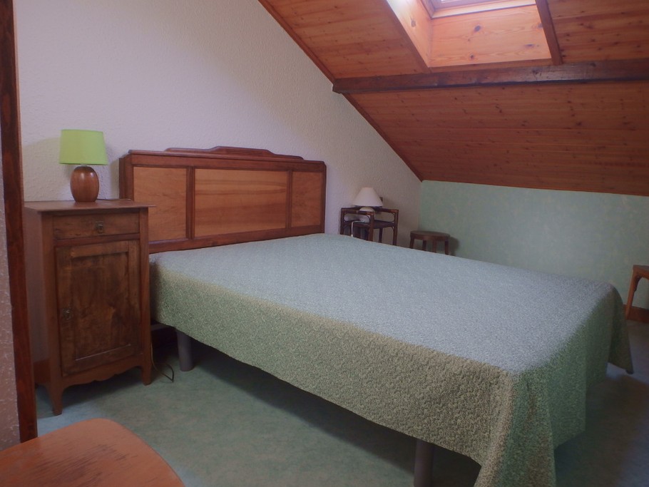 chambre avec lit de 140