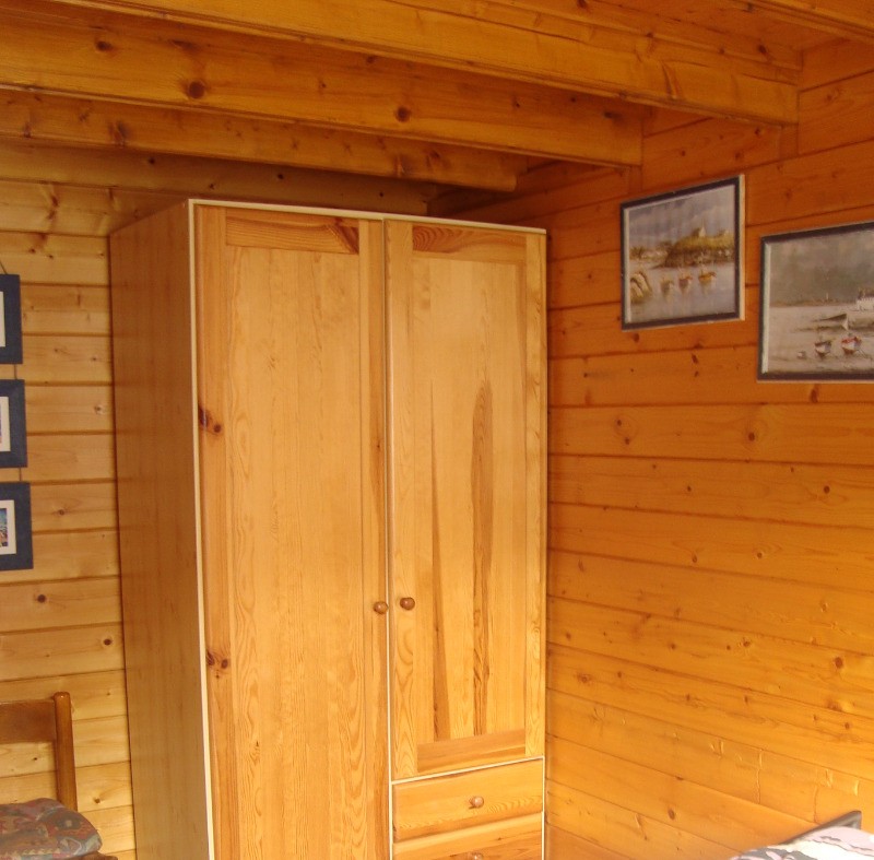 chambre en bas sous un autre angle