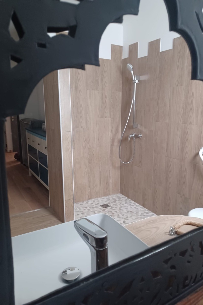 VUE SUR DOUCHE CHAMBRE MARINE