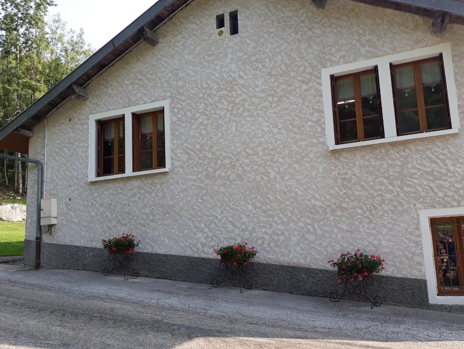 Le côté de la maison