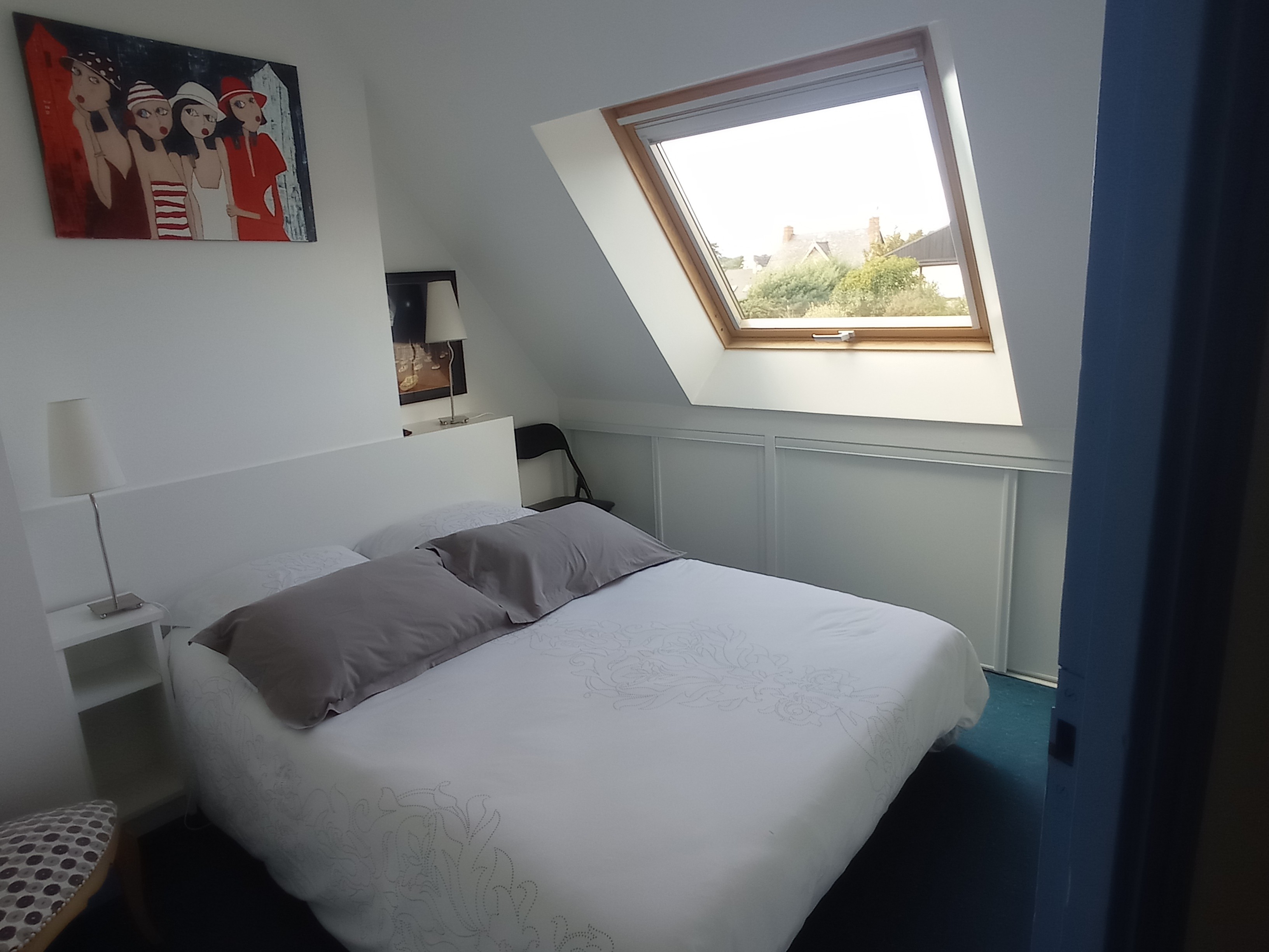 chambre 3 niveau 2 avec lit double