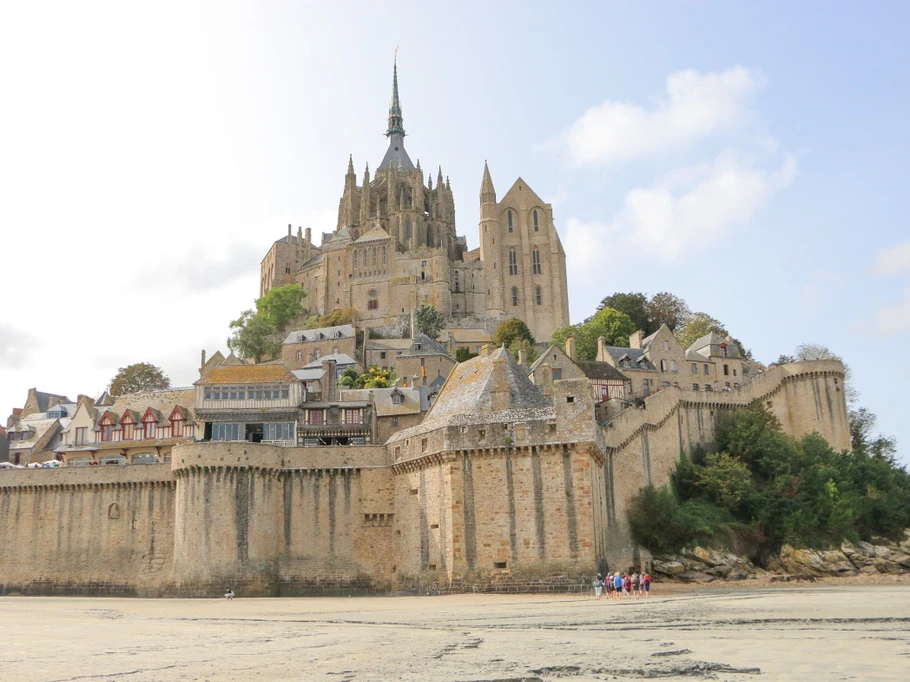 Le Mont Saint-Michel dans la Baie