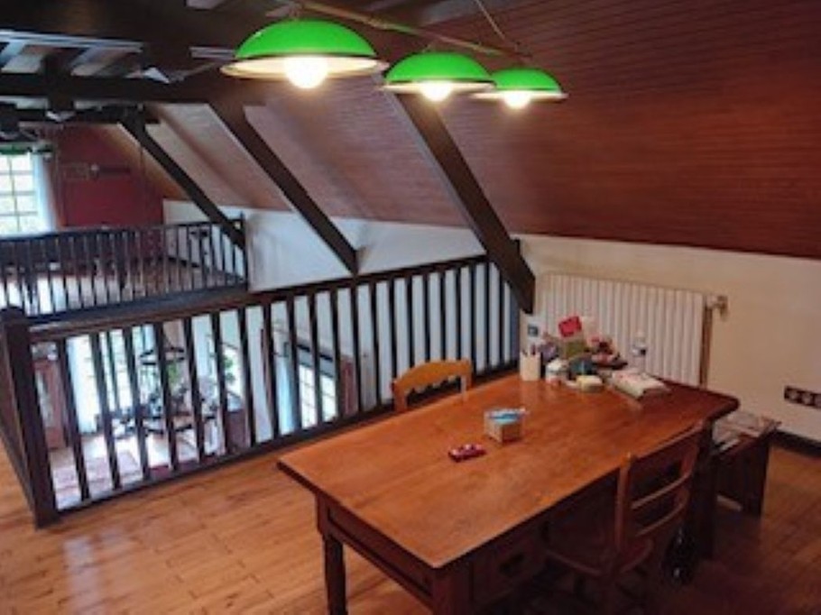 Partie commune ave coin bureau/télétravail