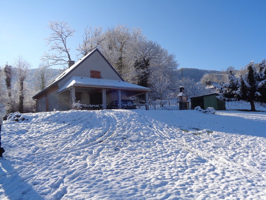Le gîte sous la neige